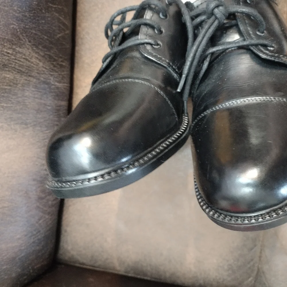 Dockers Men 14M Gordon Genuine Leather Dress Casual Cap Toe Lace-up NWOB